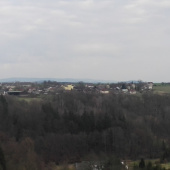 pohled na obec přes údolí od obce Slatina nad Úpou